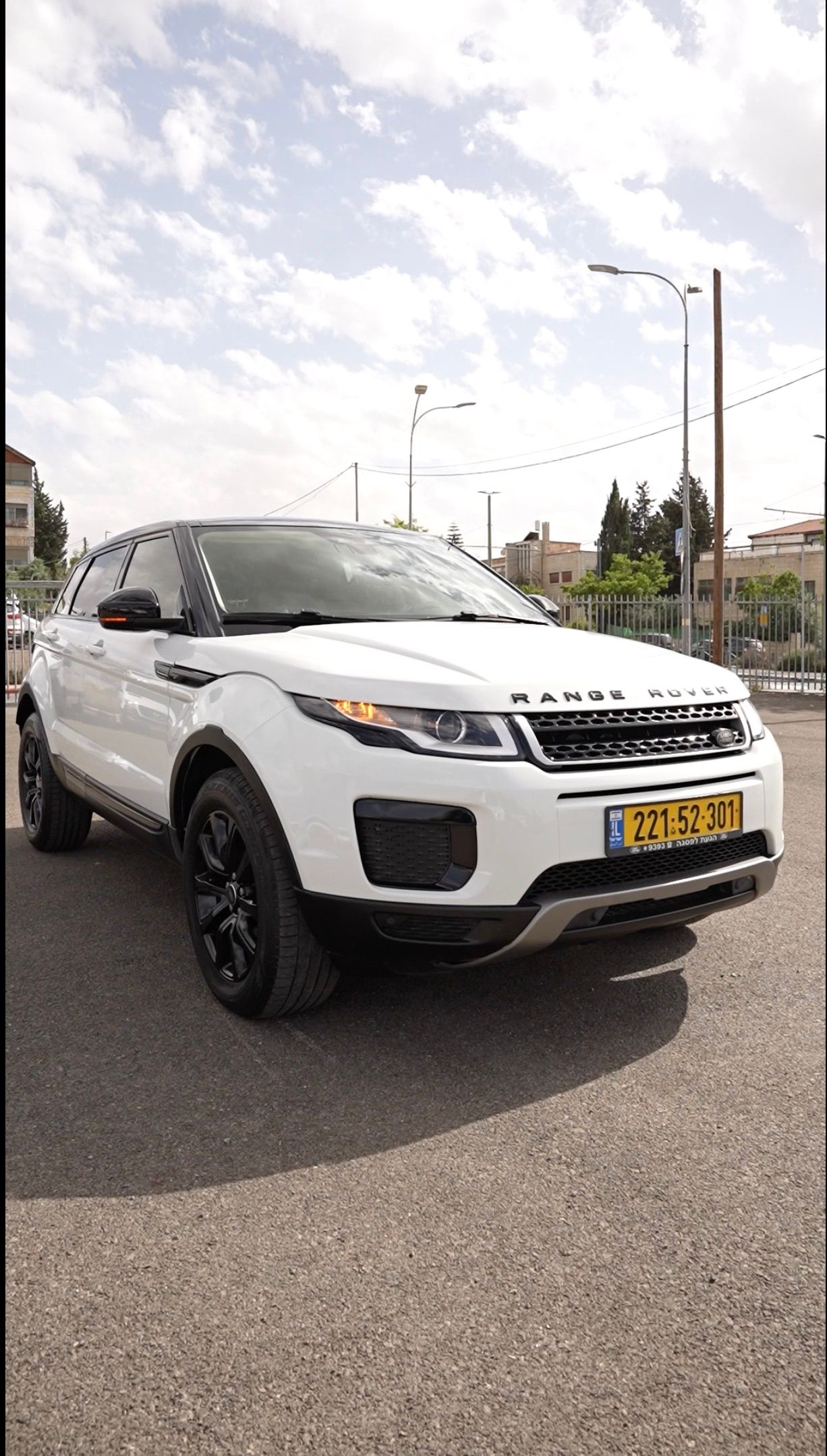 فيديو عرض سيارات داخل معرض